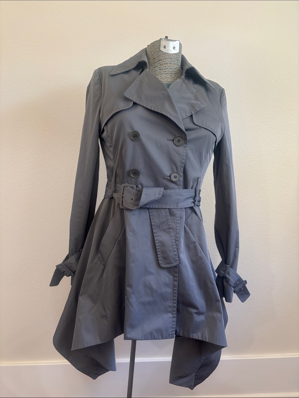 BCBGMaxAzria Gray Long-Sleeve Ruffle-Back Trench Coat - Picture 2 of 7